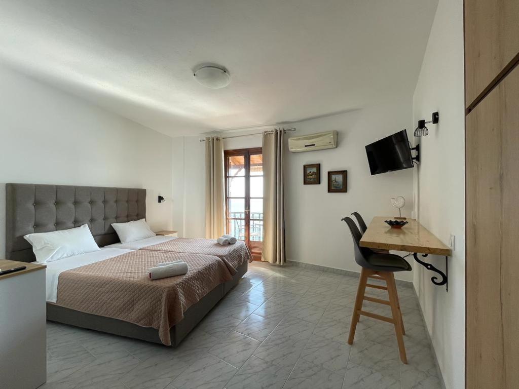 Apartment Studios Loukia *