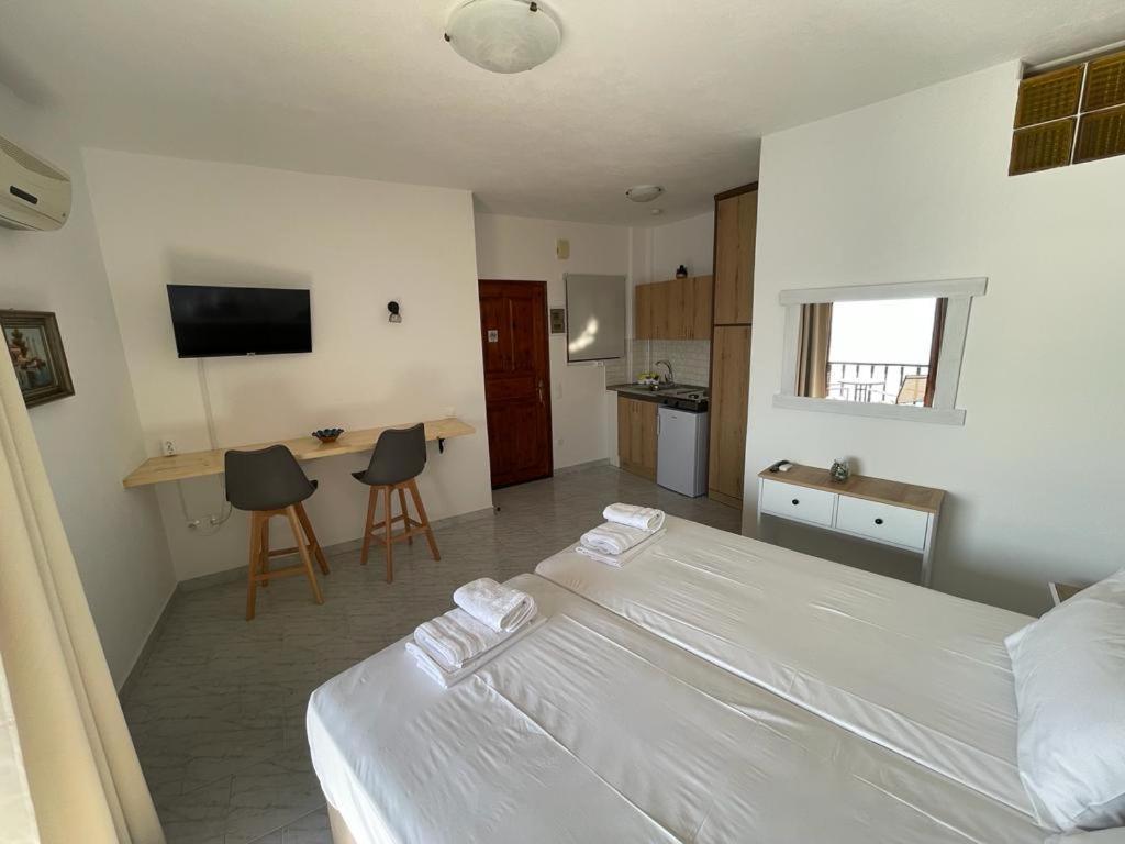 Studios Loukia Apartment Kokkari