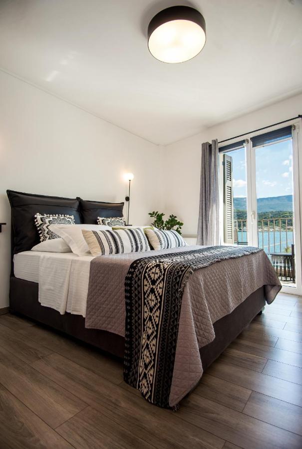 Apartment A & B Minimal With Sea View In *