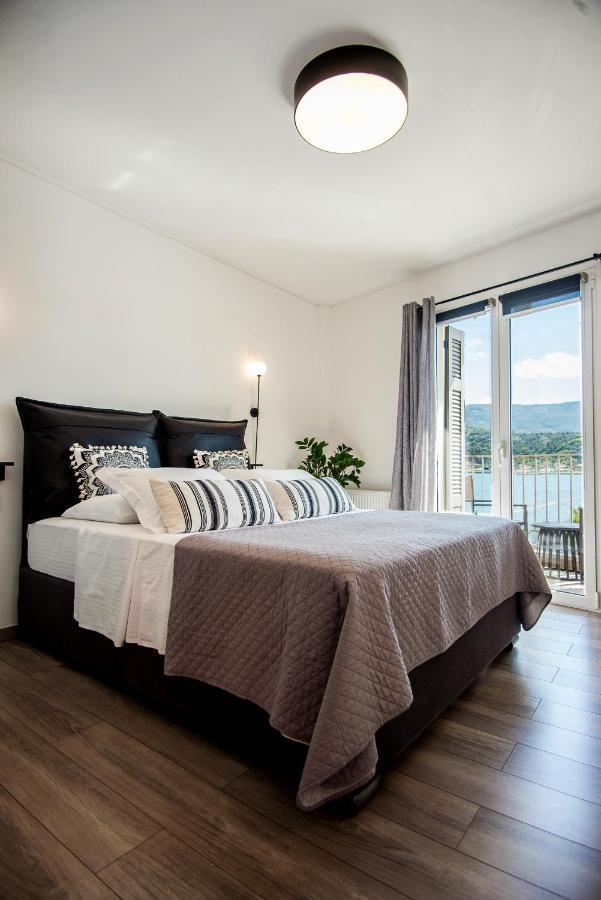 A & B Minimal With Sea View In Apartment *
