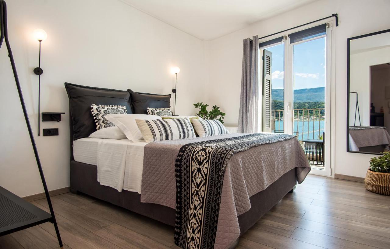 Apartment A & B Minimal With Sea View In