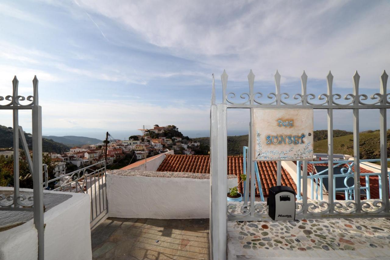 Holiday home Petit Sunset Ioulis