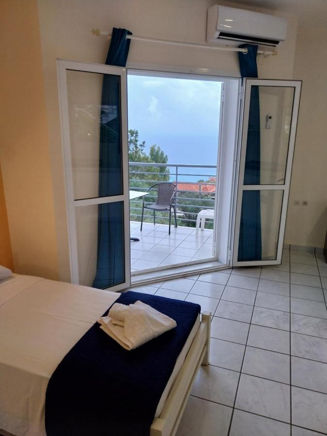 Odyseas Apartment *