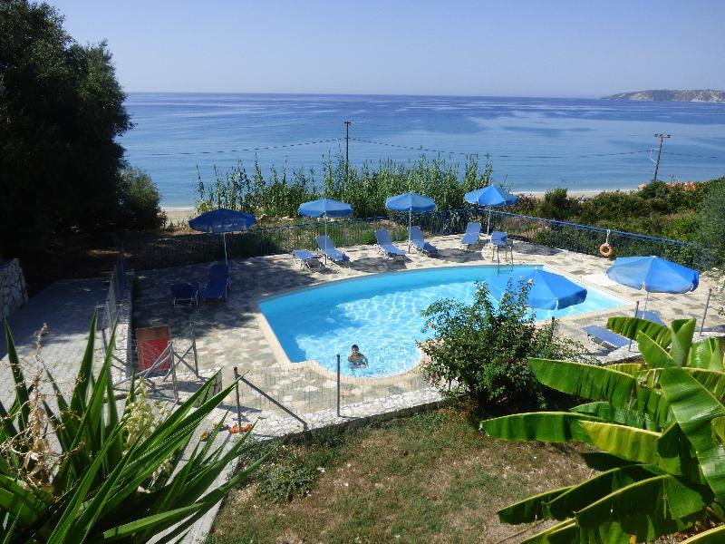Milos Aparthotel 2*