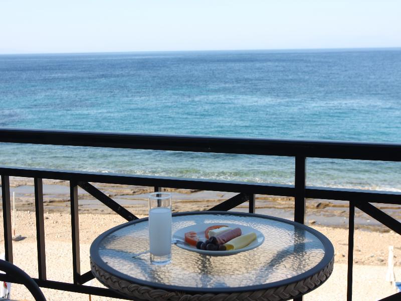 Pebble Aparthotel Plomari