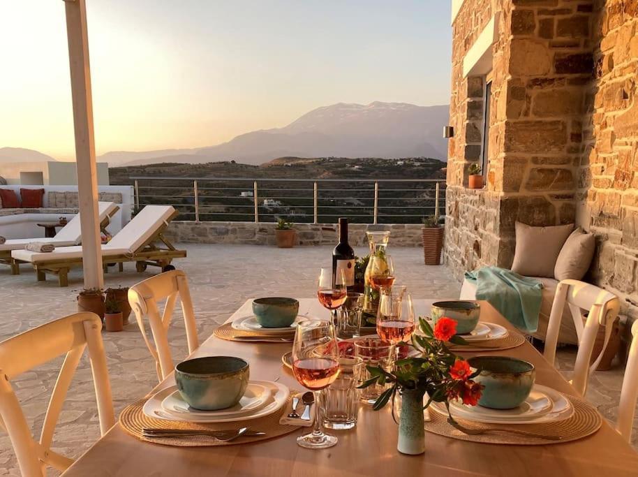Apartment Levanta: Luxurious Stone With Infinity Pool And Sea Views