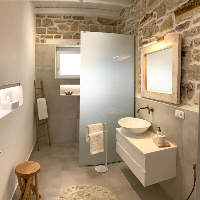 Levanta: Luxurious Stone With Infinity Pool And Sea Views Apartment *