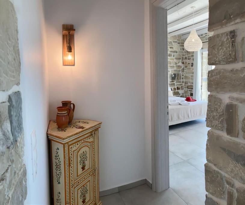 Levanta: Luxurious Stone With Infinity Pool And Sea Views *