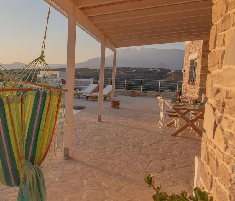 Levanta: Luxurious Stone With Infinity Pool And Sea Views Apartment Pitsidia