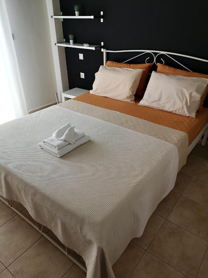 Elioj House *