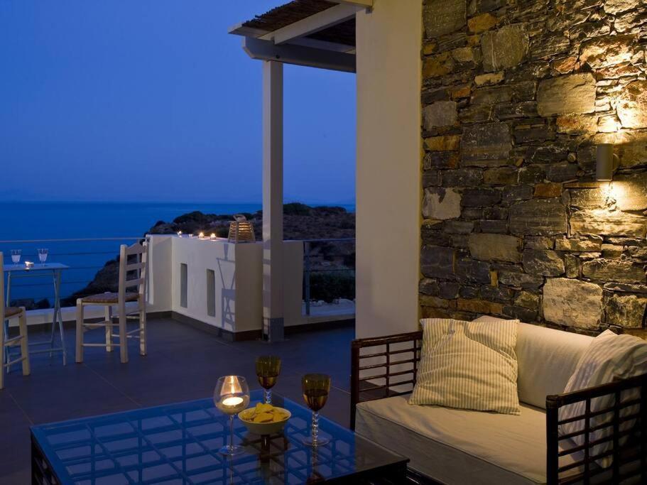 Beachfront Thesseus Villa