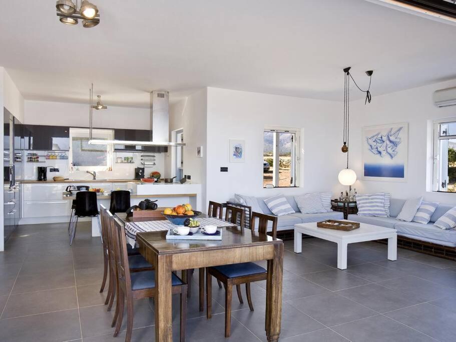 Villa Beachfront Thesseus Naxos City