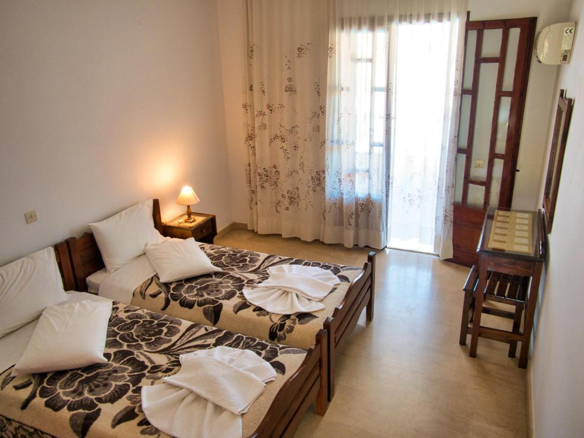 Aparthotel Tria Adelphia Arillas (Corfu)