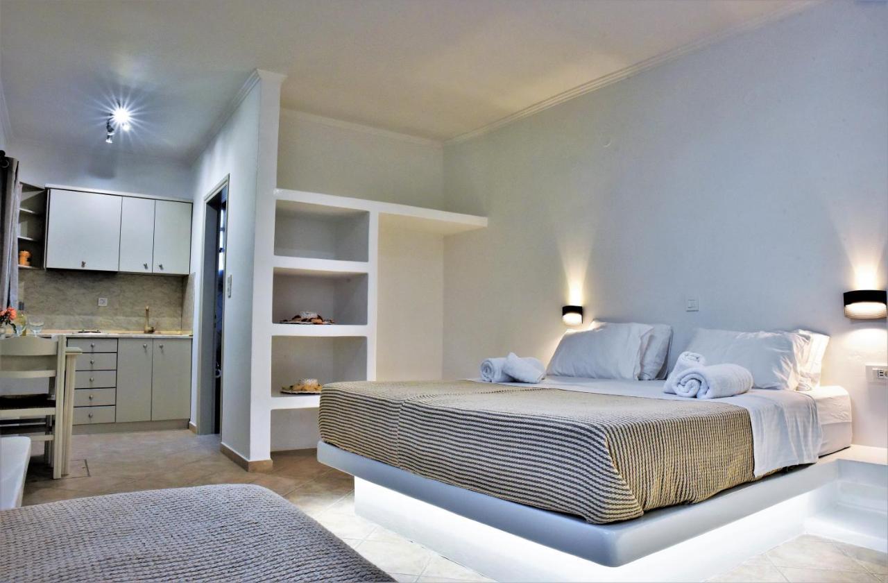 Guest house Avra Milos 2*