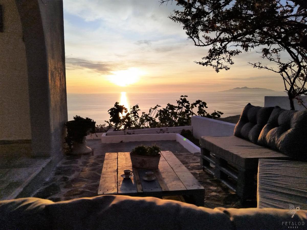 Petalou House Imerovigli (Santorini)