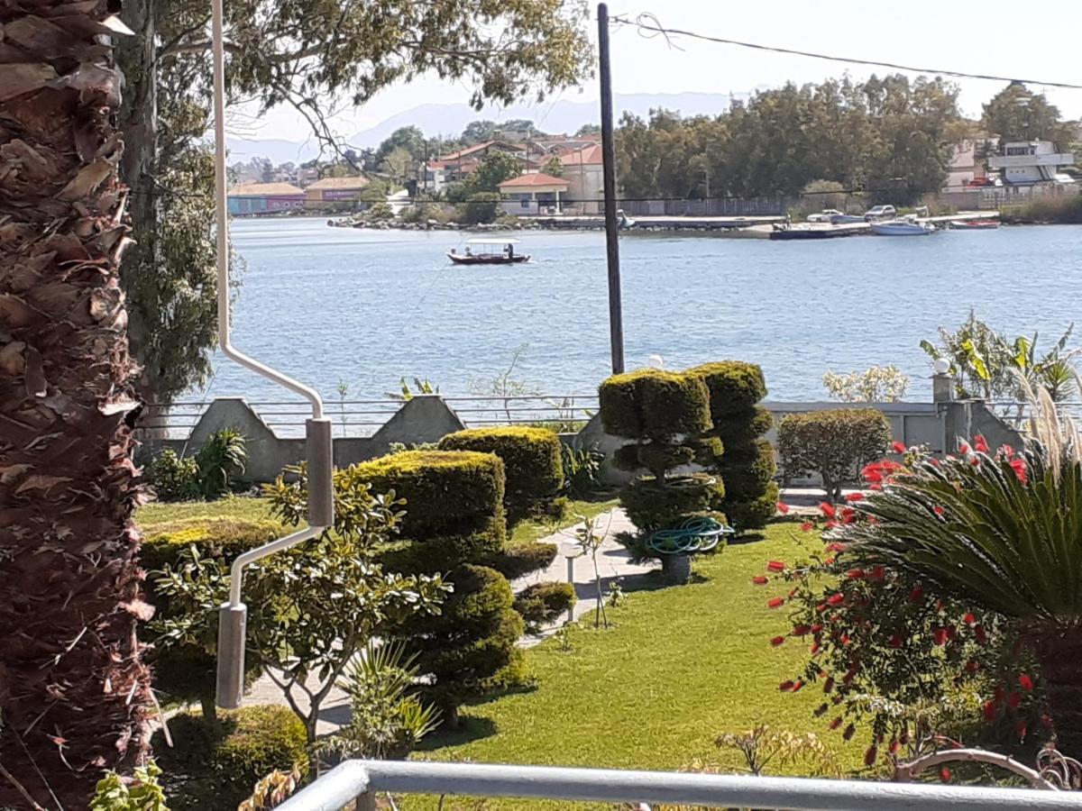 Floor On Villa, 3' From Center, By The Sea! Host Is Efi Kwsta Apartment