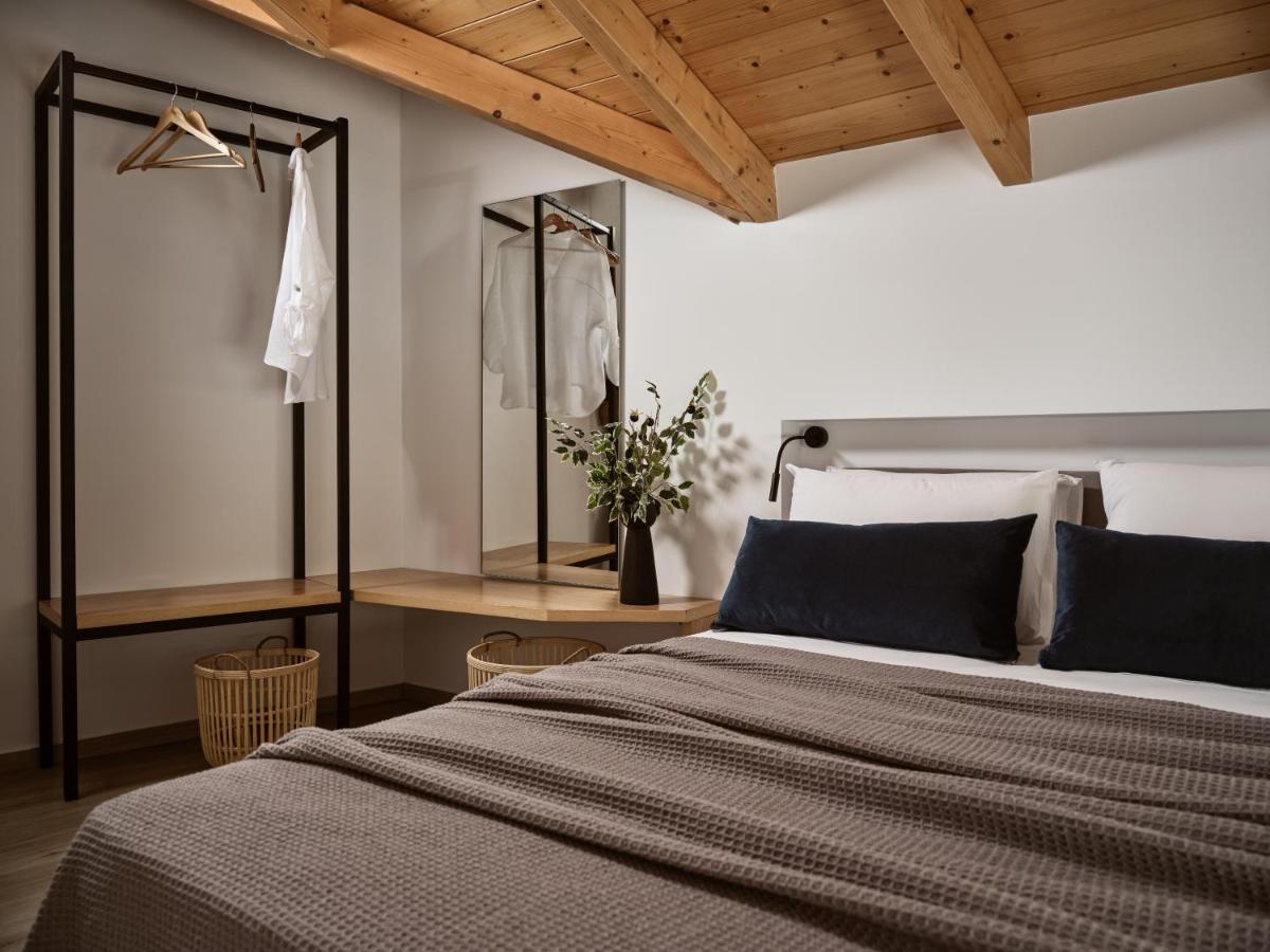 Giannoulis Apartment