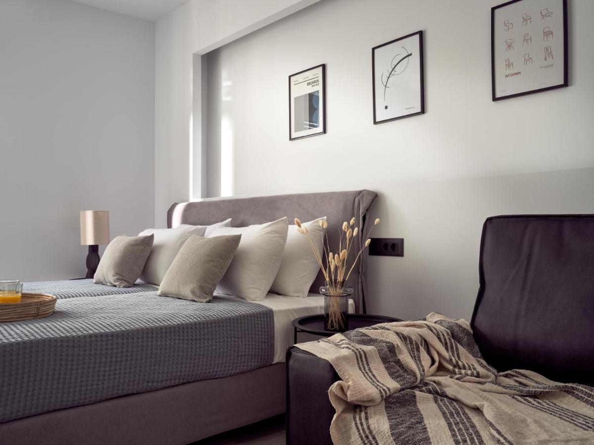 Giannoulis Apartment *