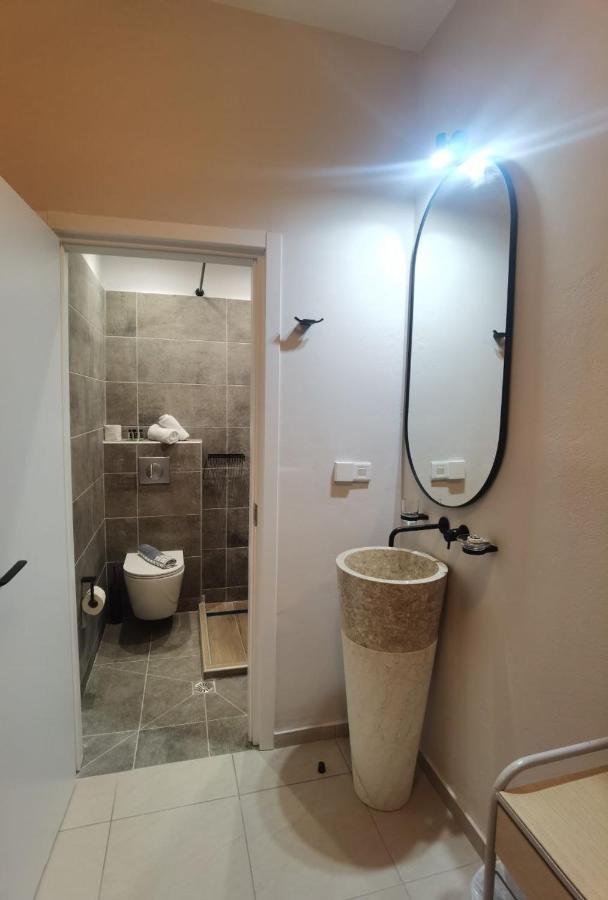 Noon Beyond Accommodation Pollonia