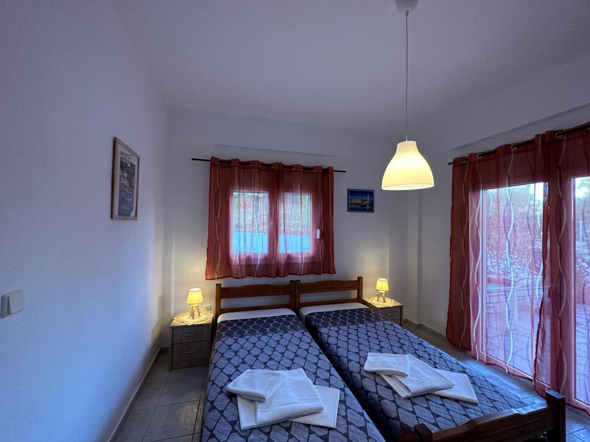 4 Apartment *