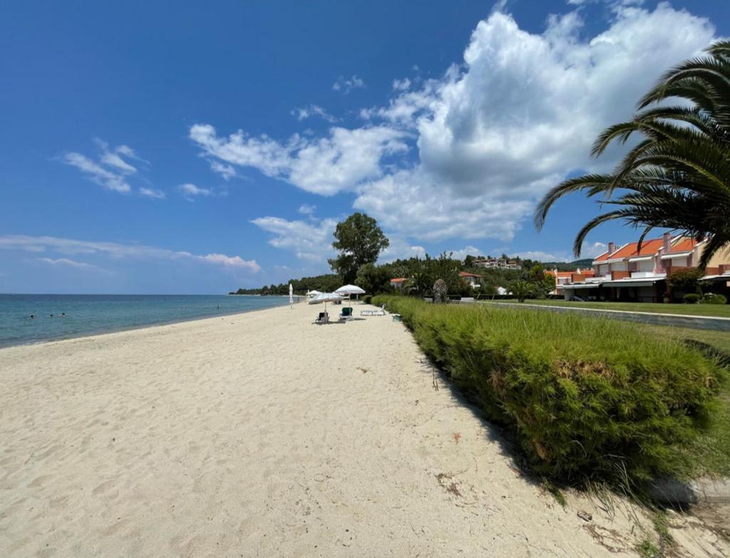 Holiday home Stunning Beachfront For Rent
