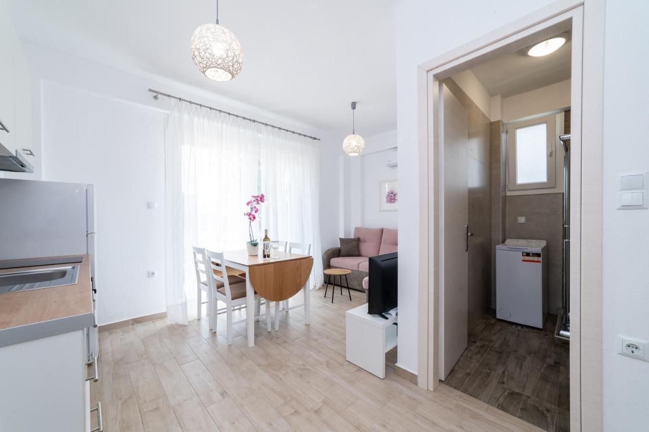 Apartment Kleoniki & Irida Residential Complexes *