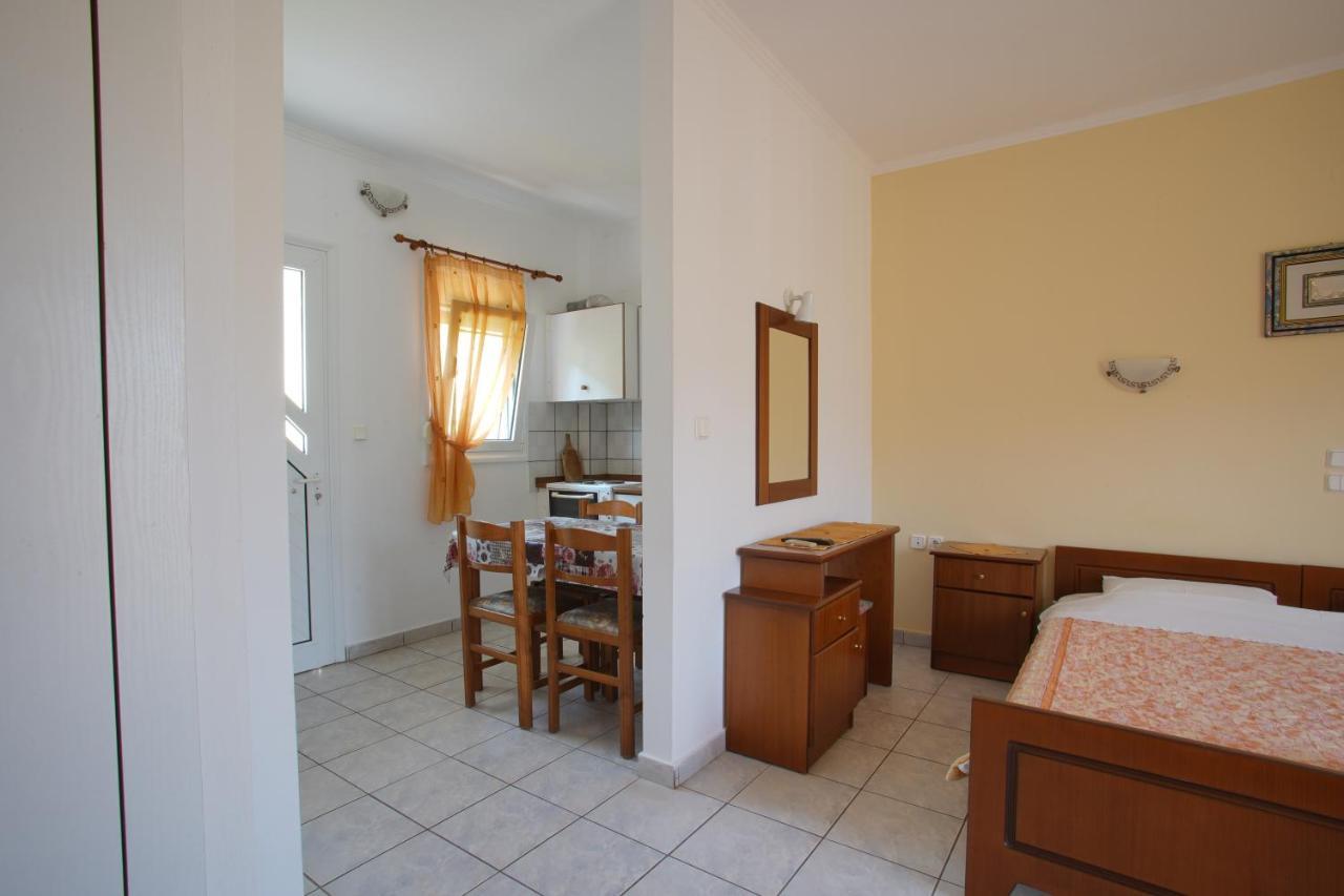 Golden View Studios Apartment