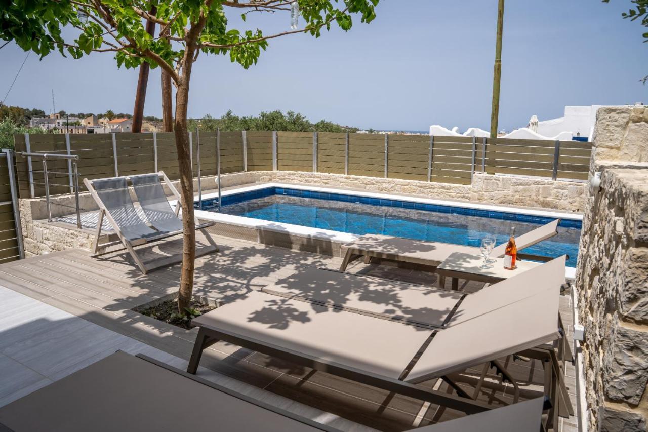 Villa Thomas House - Private Pool - Sleeps 6 *
