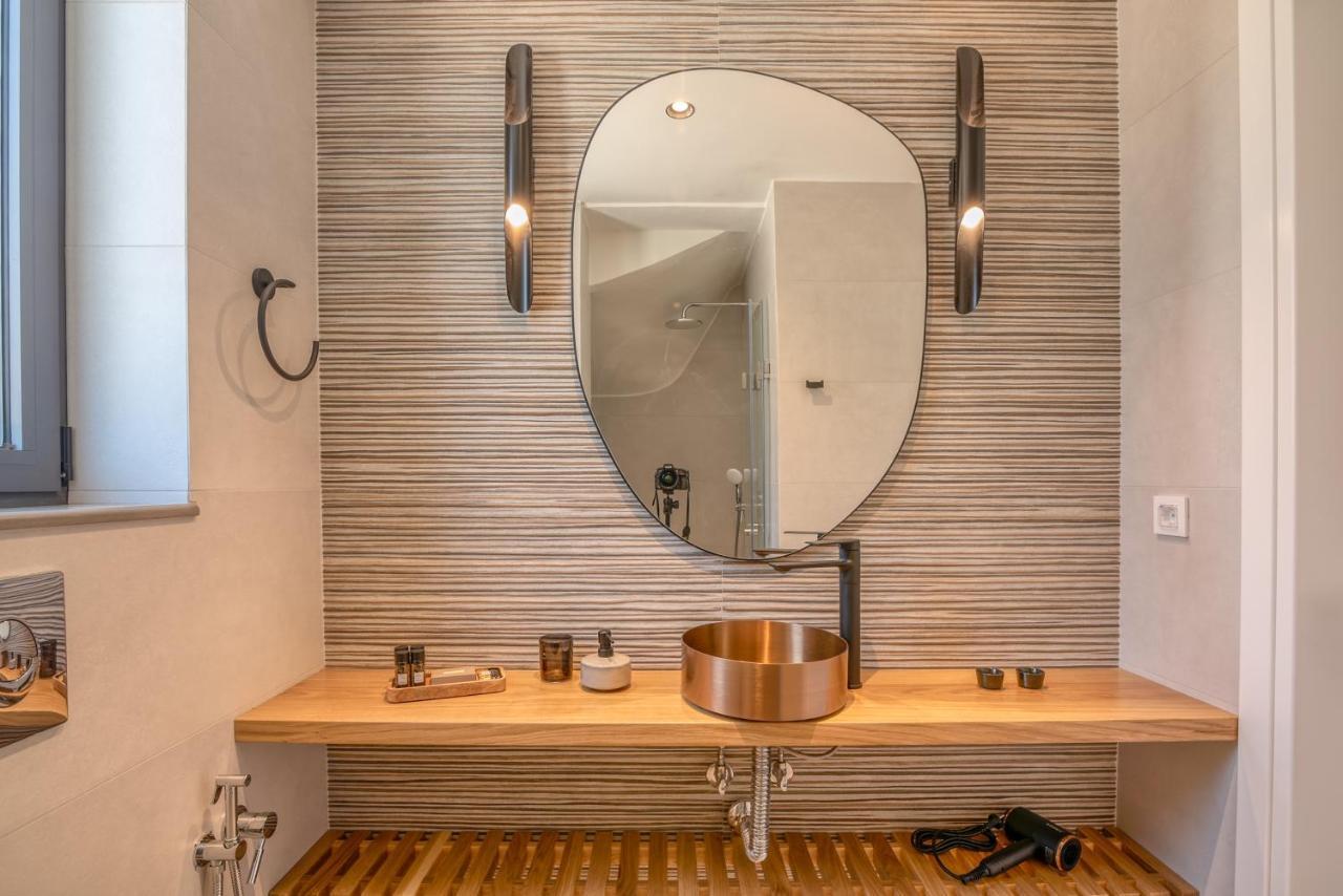Onar - Staying In Comfort Kissamos