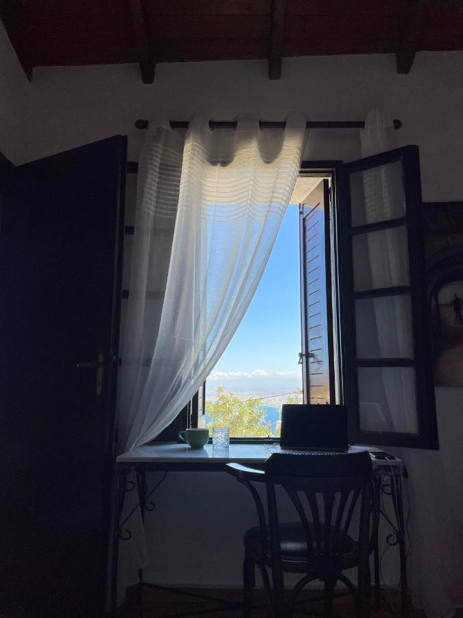 πετροχτιστο αρχοντικό με υπεροχή θεα Rodhia (Crete)