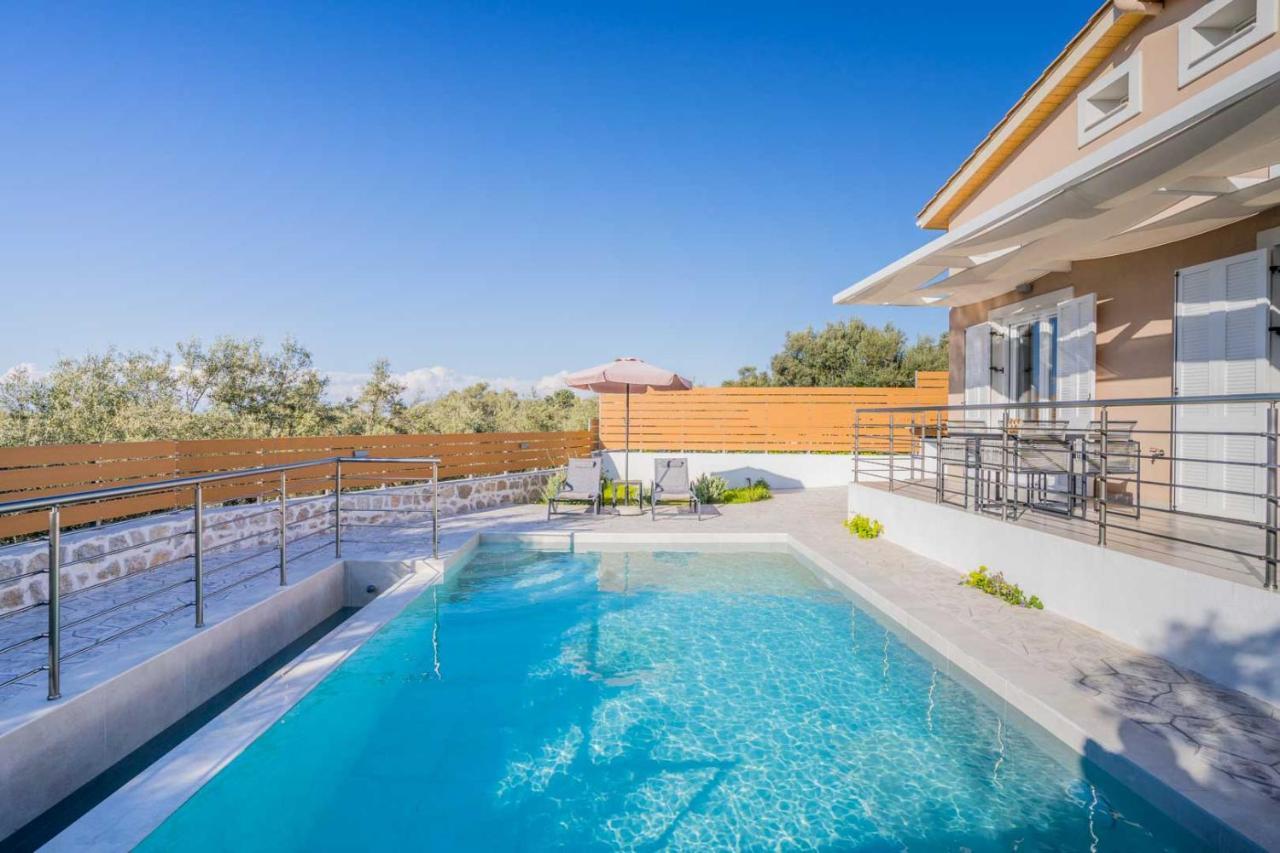 Villa Elianthos Luxury Tsoukaladhes