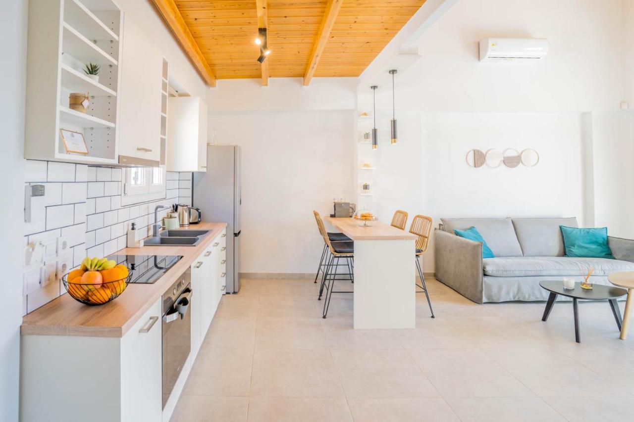 Elianthos Luxury Villa Tsoukaladhes