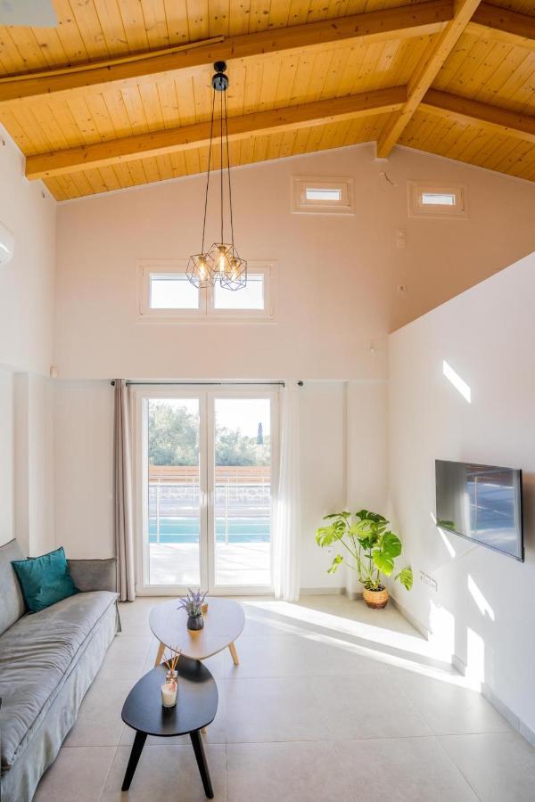 Villa Elianthos Luxury Tsoukaladhes