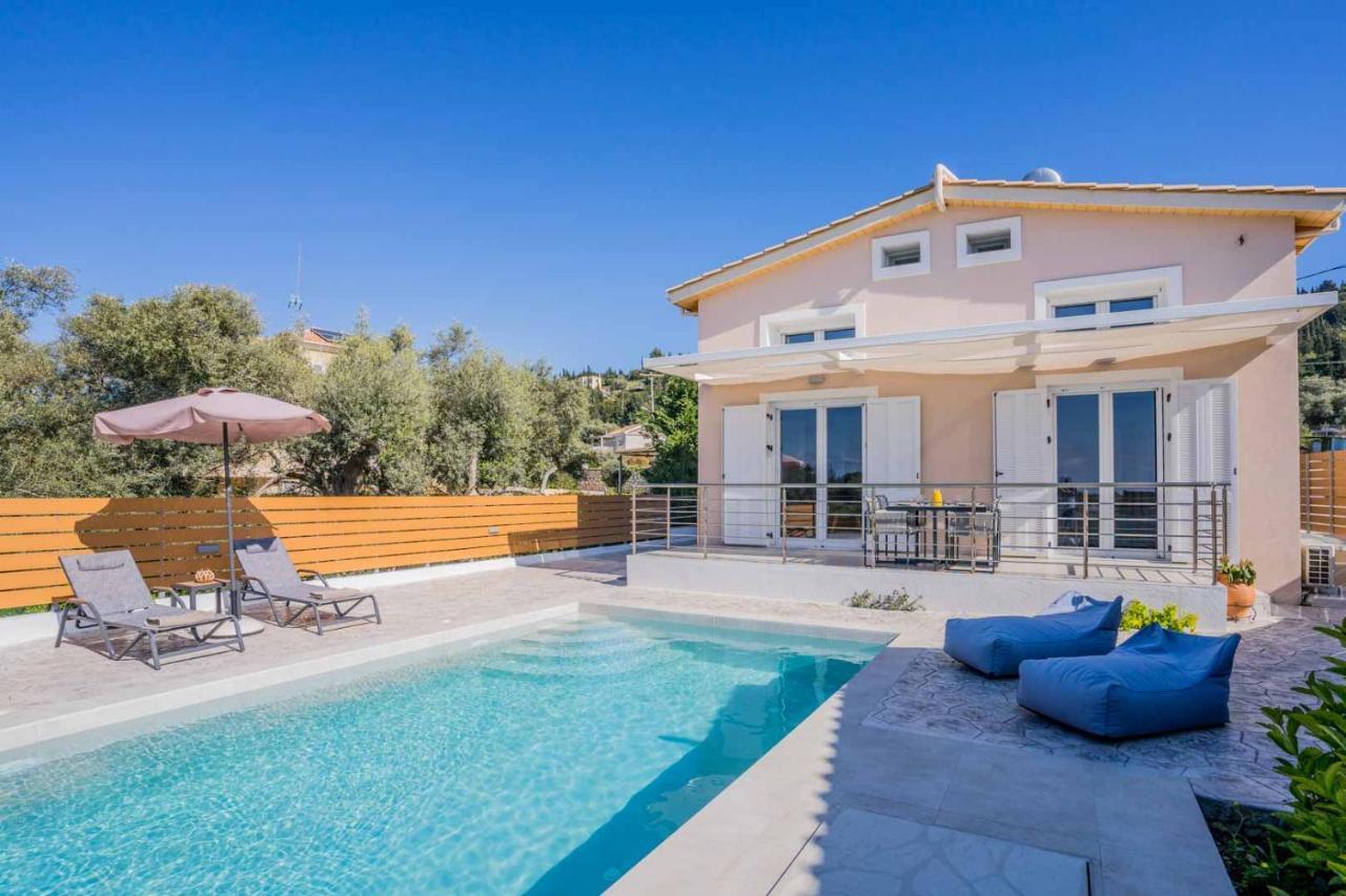 Elianthos Luxury * Tsoukaladhes