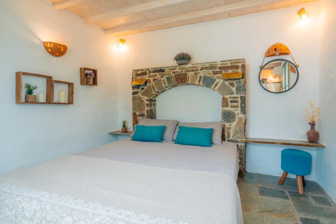 At Chrisopigi Sifnos *