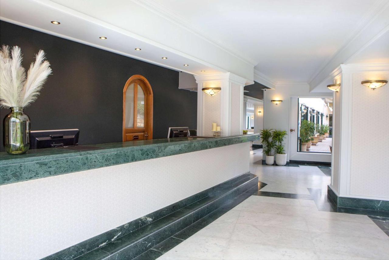 Hotel Ramada By Wyndham , Athens Club Attica Riviera 5*