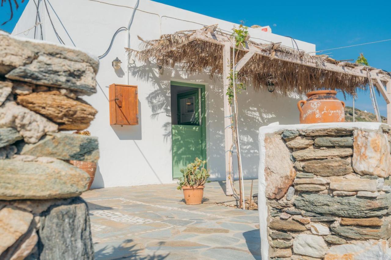 At Chrisopigi Sifnos * Chrisopigi (Sifnos)