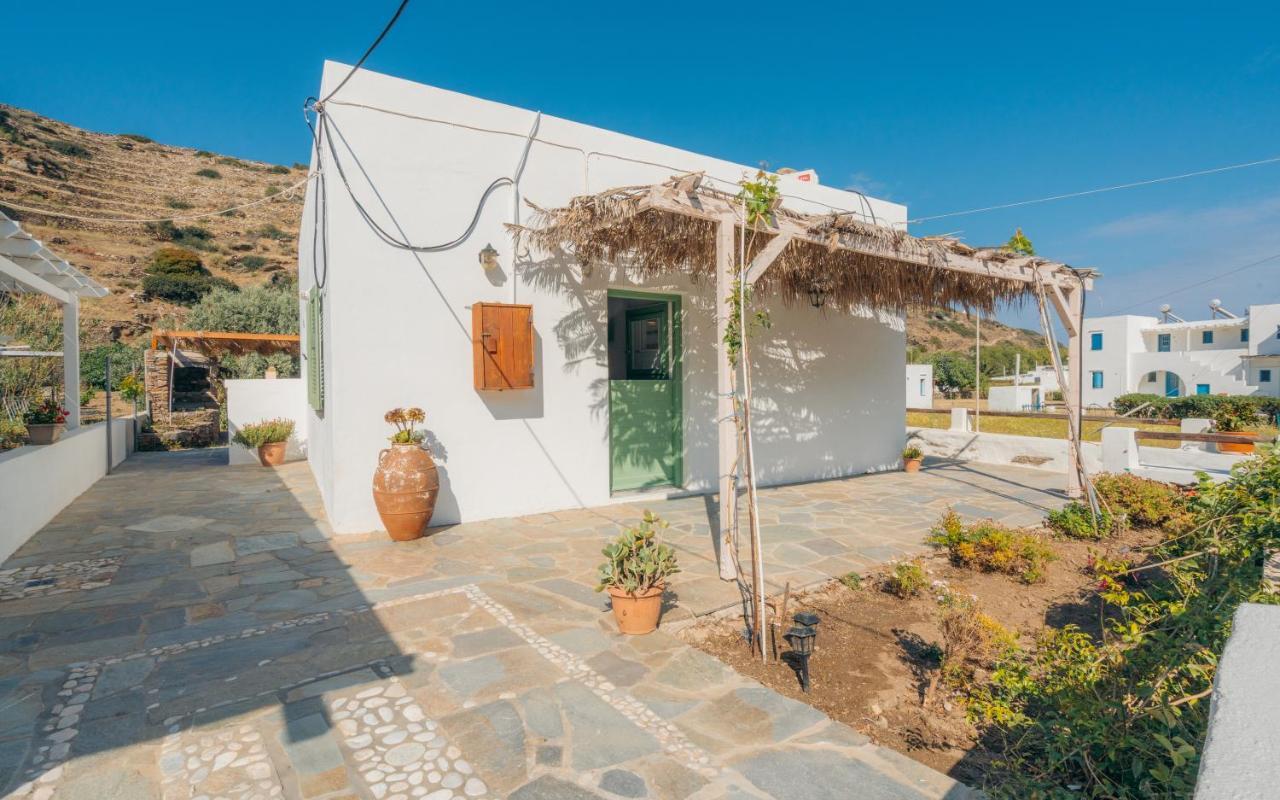 At Chrisopigi Sifnos Holiday home *