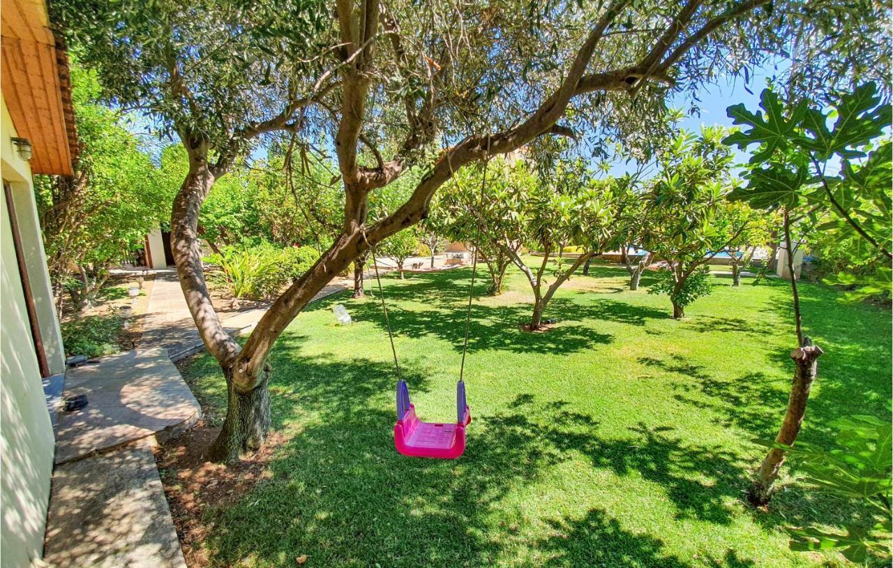 Lovely In With Wifi Holiday home