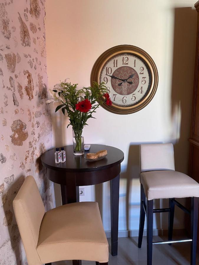 Casa Moazzo And Rethymno (Crete)
