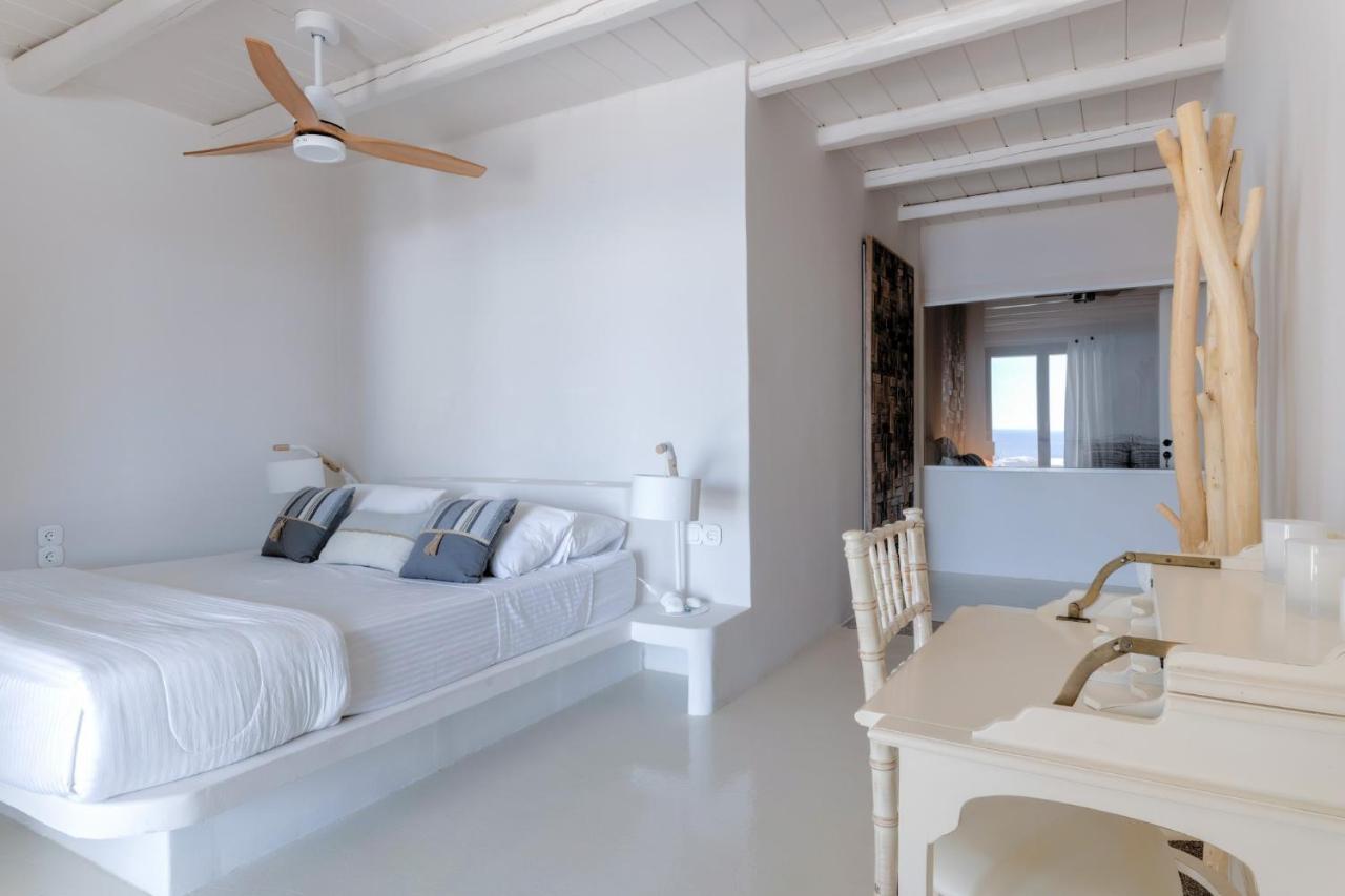 Waterfront With A Swimming Pool, Sea View And Direct Access To The Sea *