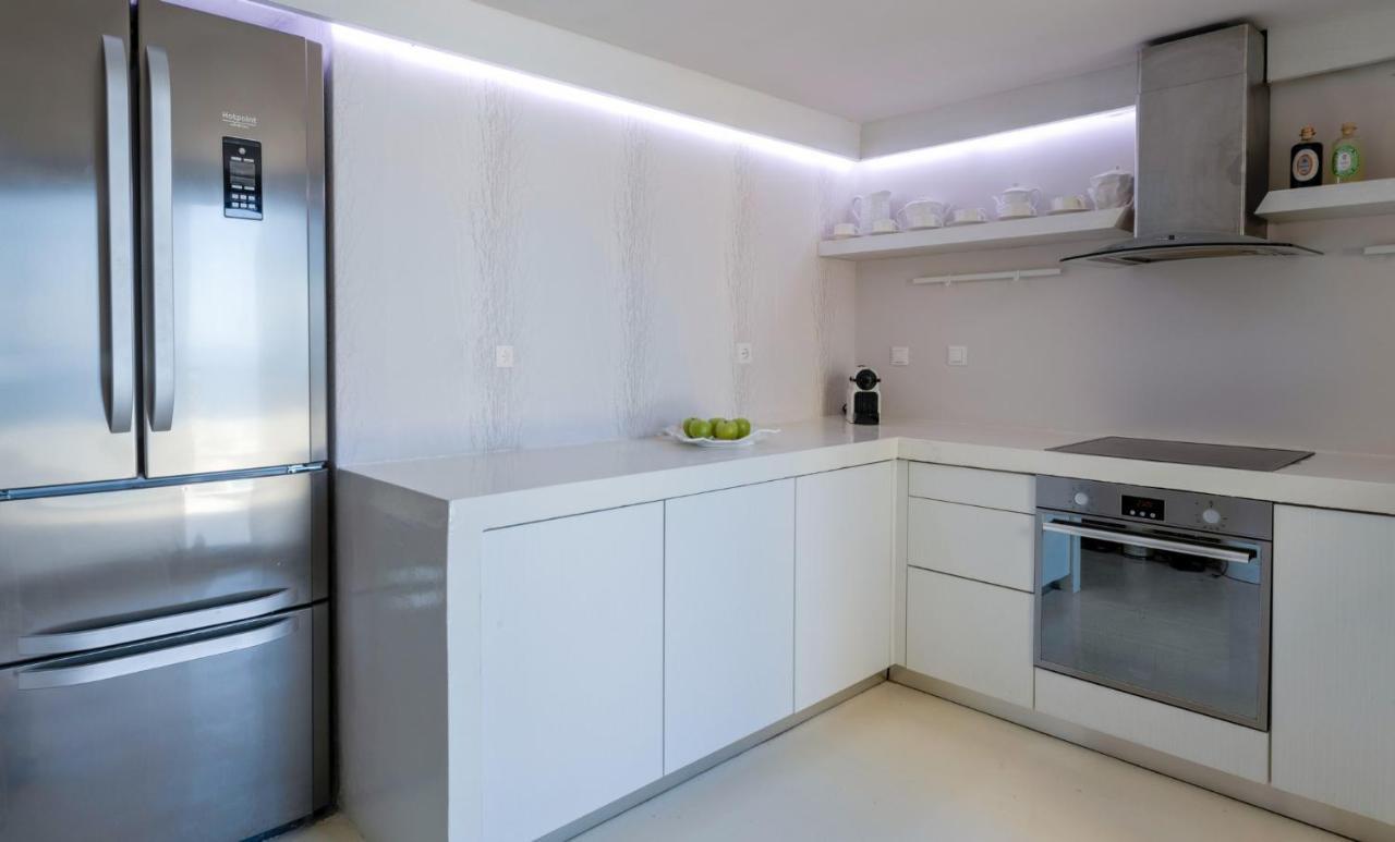 Waterfront With A Swimming Pool, Sea View And Direct Access To The Sea Melissaki