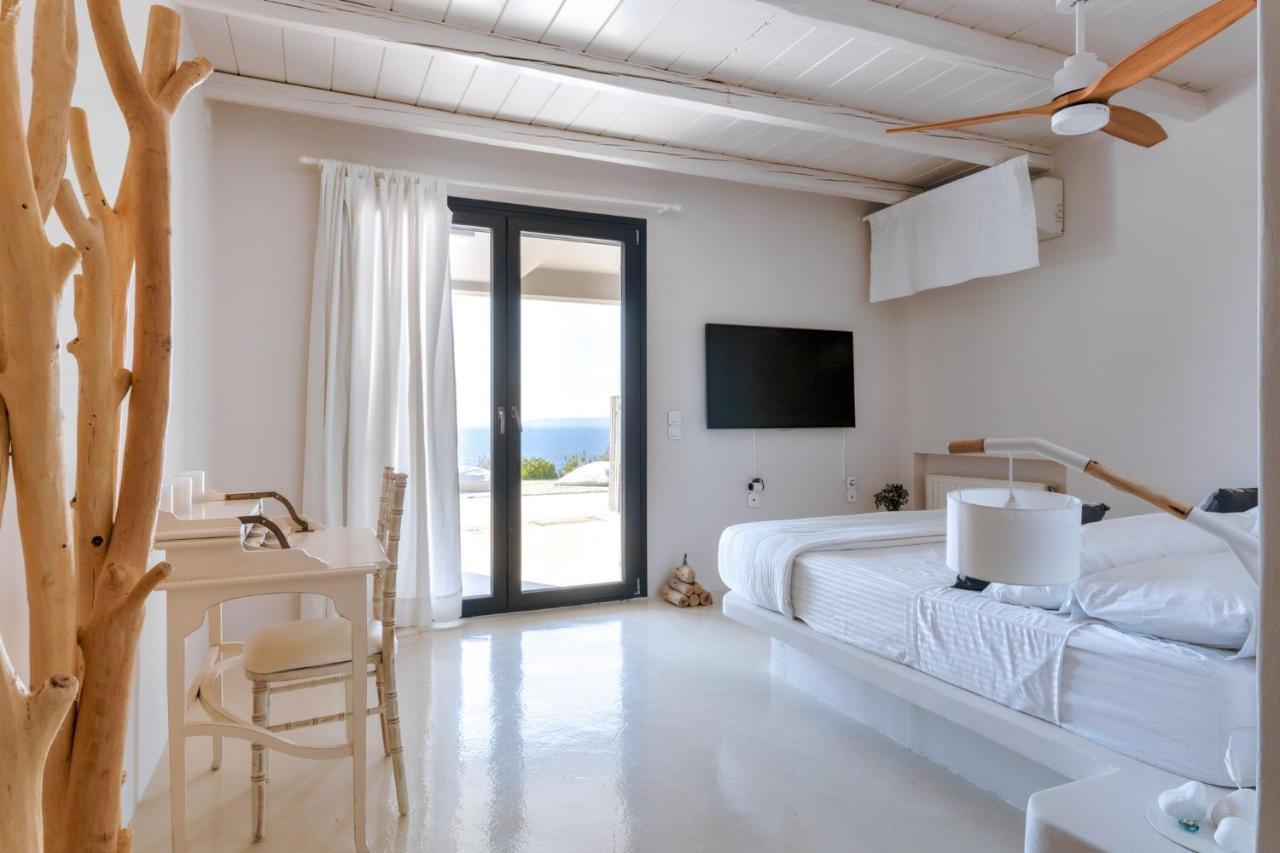 Waterfront With A Swimming Pool, Sea View And Direct Access To The Sea *