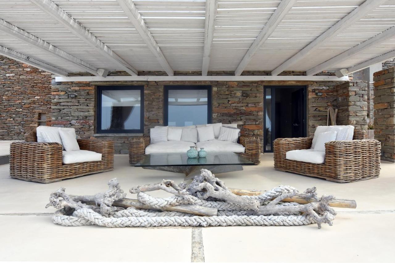Villa Waterfront With A Swimming Pool, Sea View And Direct Access To The Sea Melissaki