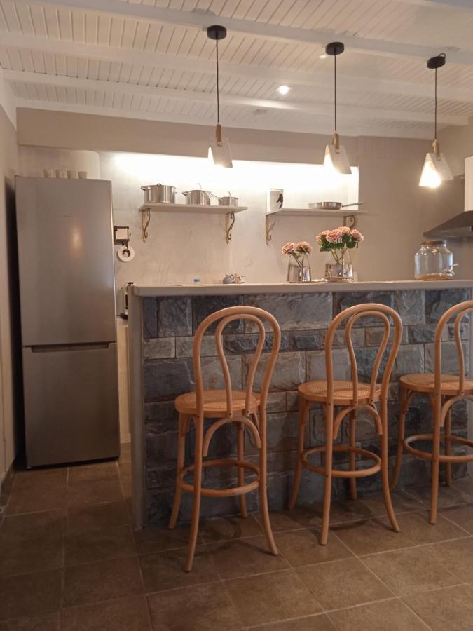 Paul Seafront House Holiday home Mesongi