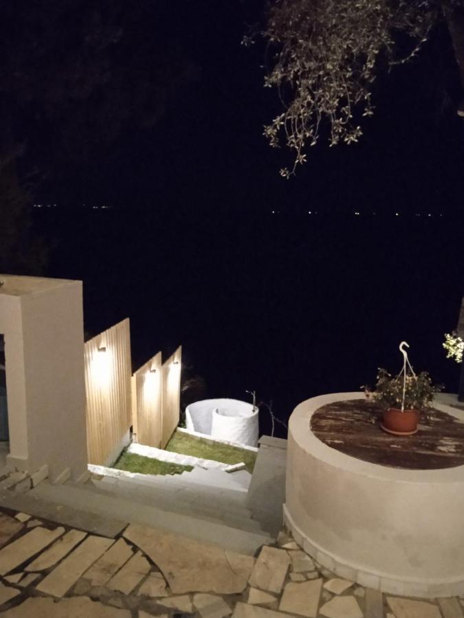 Paul Seafront House Holiday home Mesongi