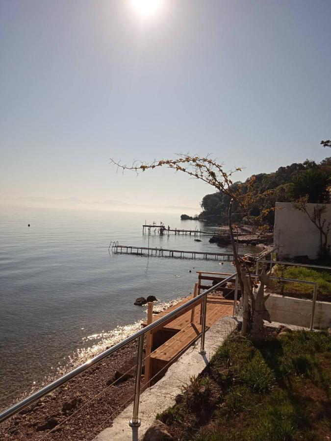 Holiday home Paul Seafront House Mesongi