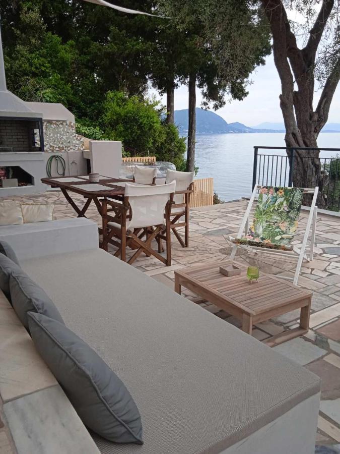 Holiday home Paul Seafront House Mesongi