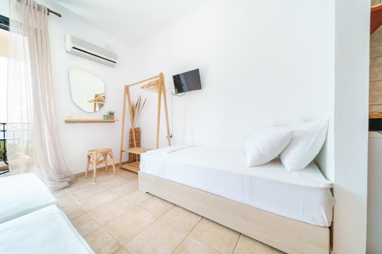 Giannatos Studios- Isabella Apartment Poros (Kefalonia)