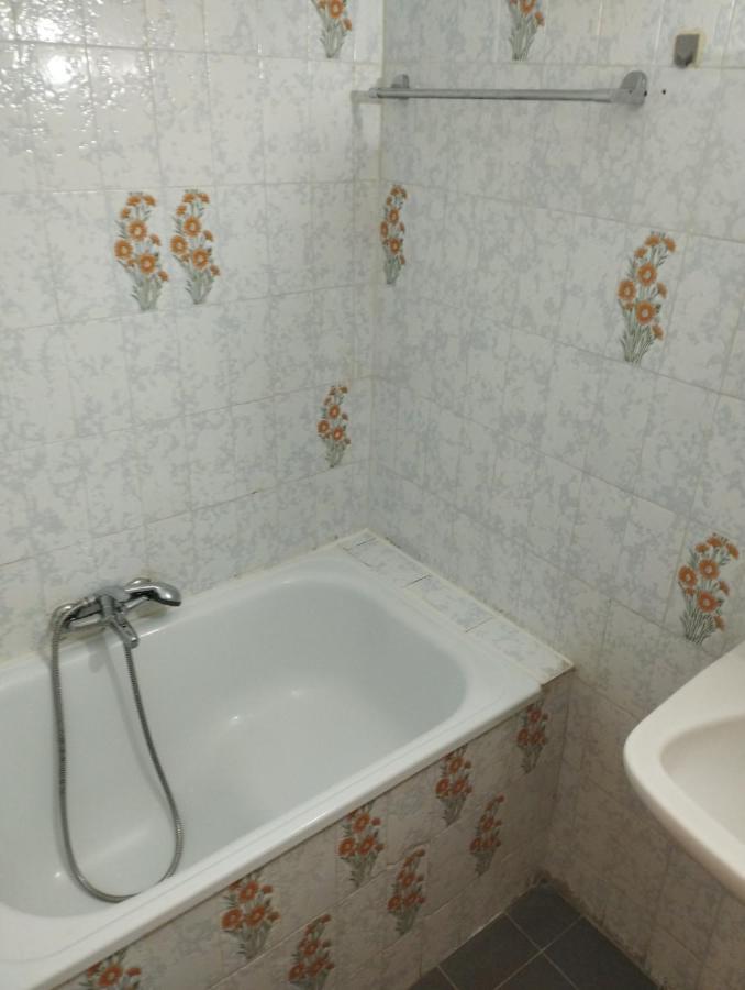 Apartment House 2 *